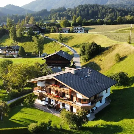 Appartementhaus Zum Schneider شقة *